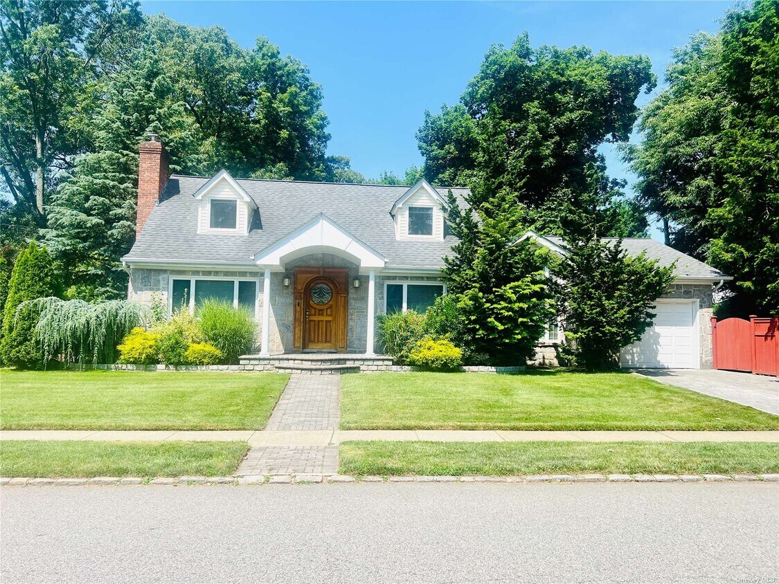 Primary Photo - 65 Maple Dr