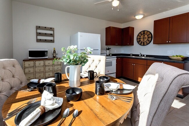 Interior Photo - Twin Eagles East