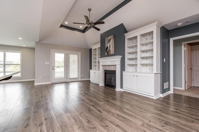 Building Photo - 14305 Hartland Ave