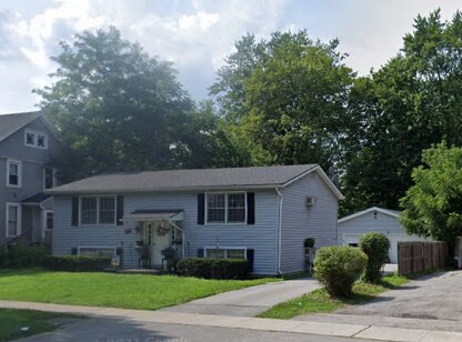 Exterior con estacionamiento fuera de la calle - 4187 Lake Ave