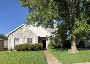 Building Photo - 2918 Lake Valley Dr