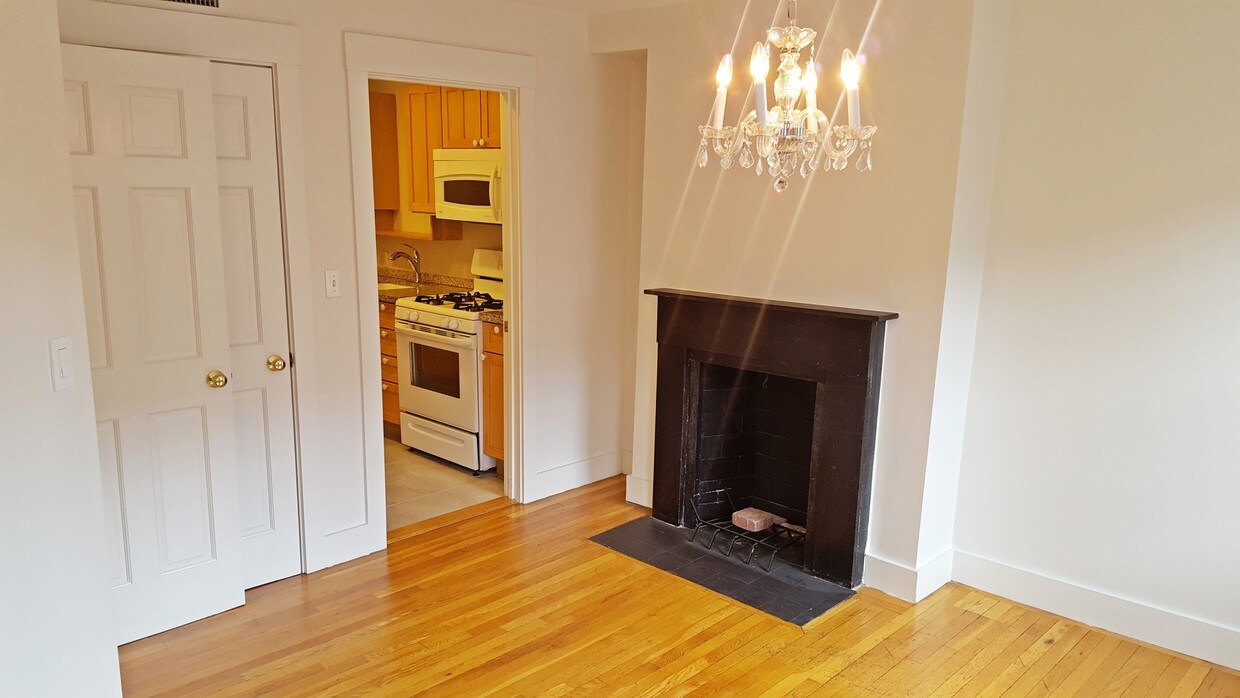 Living Room - 135 Charles St