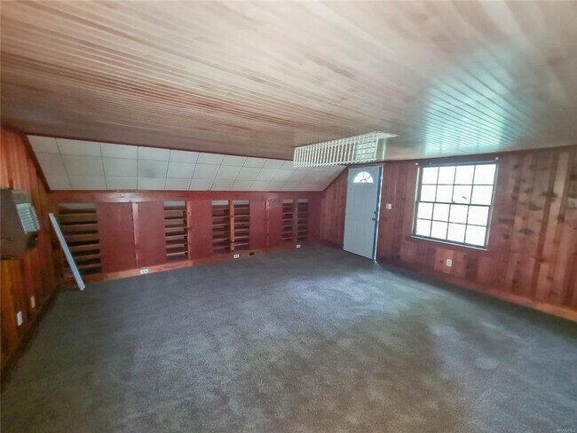 Foto del edificio - 2305 Yancey Ave