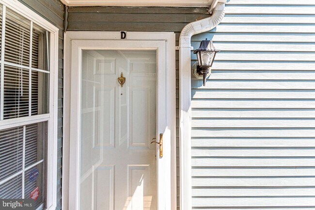 Foto del edificio - 8624 Beekman Pl