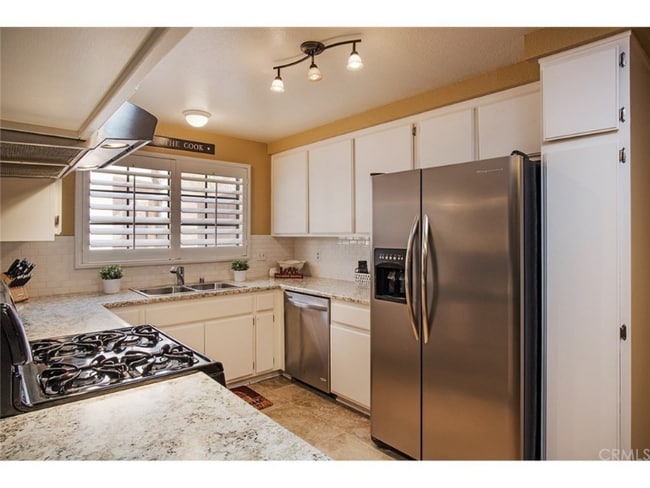 Foto del edificio - 4151 Hathaway Ave