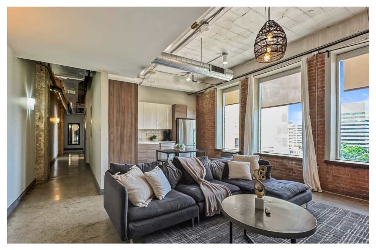 Foto principal - 555 Evergreen St