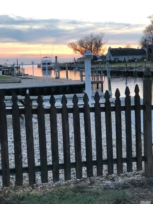 Foto del edificio - 6 Penny Ln