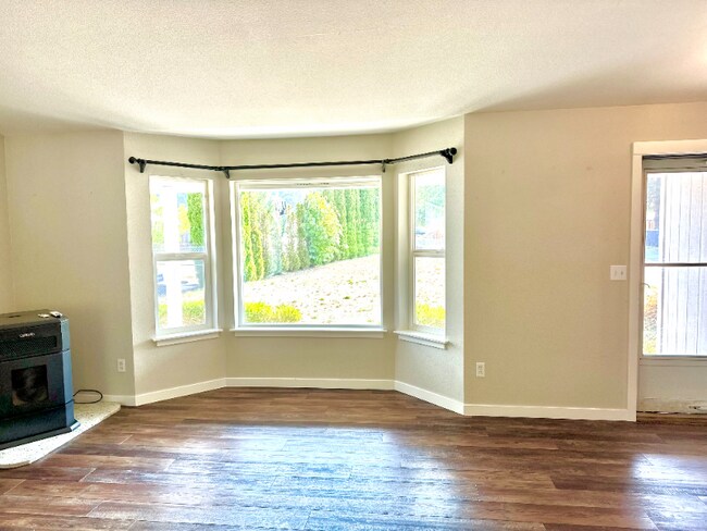 Foto del edificio - 101 NE Lennies Loop