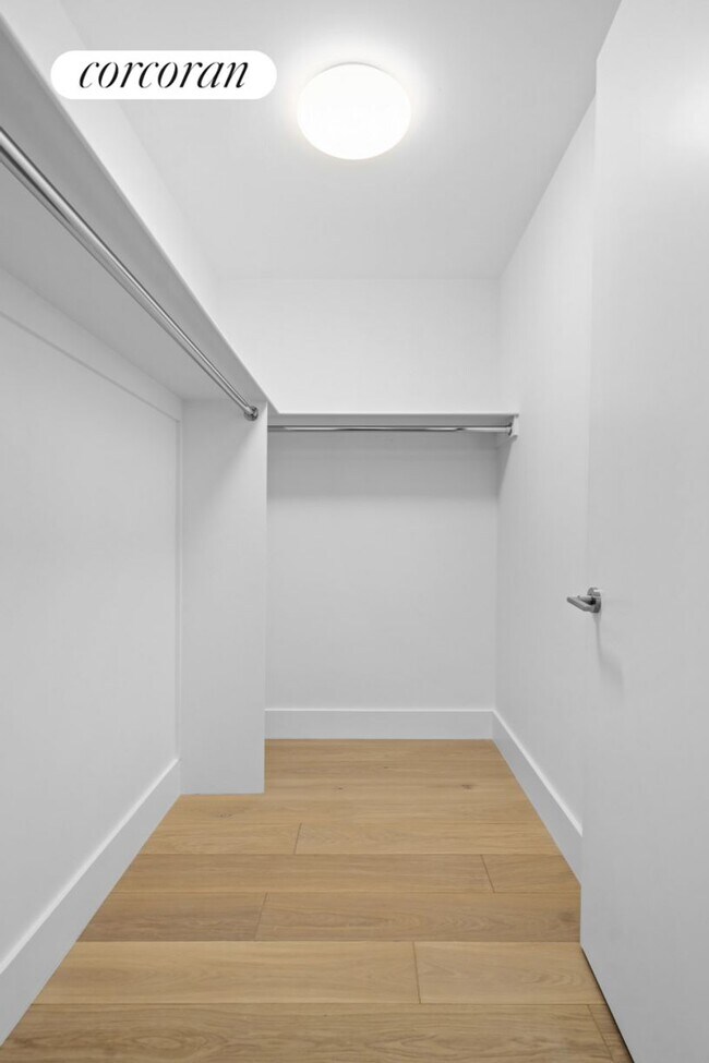 Foto del edificio - 15-1869 W 61st St