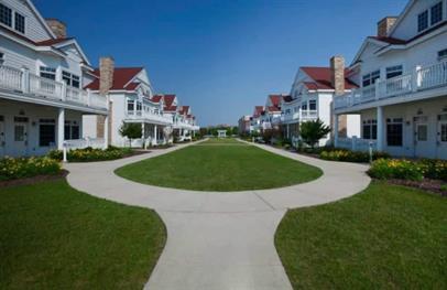 Building Photo - 745 Beachfront Dr