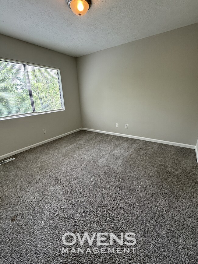 Foto del edificio - North Hall Duplex Available