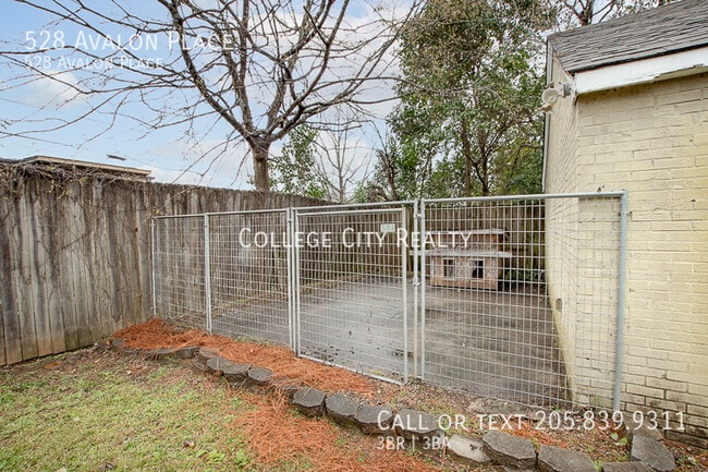 Photo - 528 Avalon Pl House