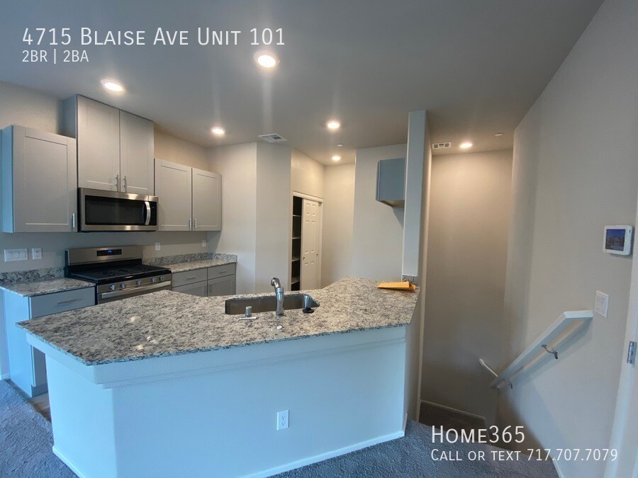 Primary Photo - 4715 Blaise Ave Unit 101