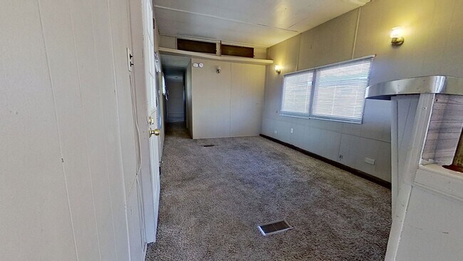 Building Photo - Mobile Home