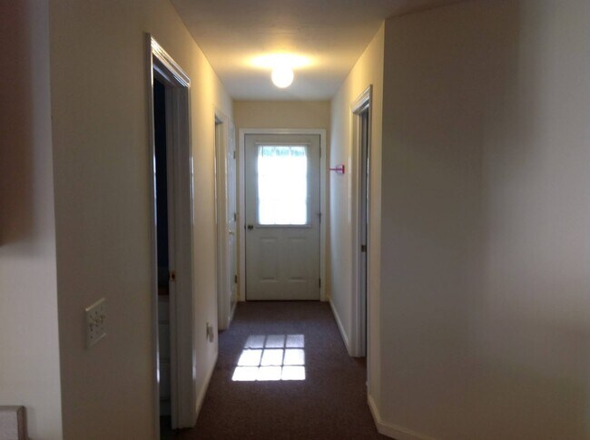 Foto del edificio - 78 Hawkins Pond Rd
