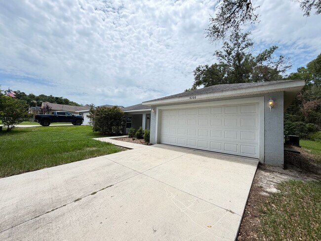 Foto del edificio - Beautiful 3 Bedroom, 2 Bathroom Home in Summerfield!