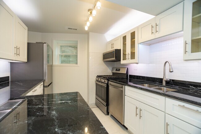 Foto del edificio - 5417 N Glenwood Ave