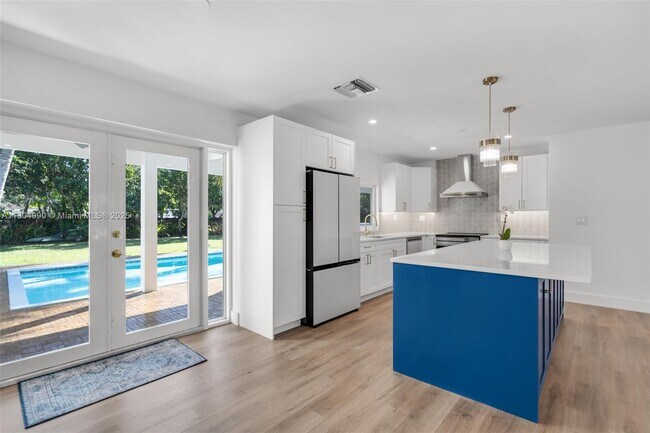 Building Photo - 17505 SW 91st Ave