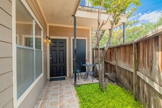 Building Photo - 726 Bering Dr