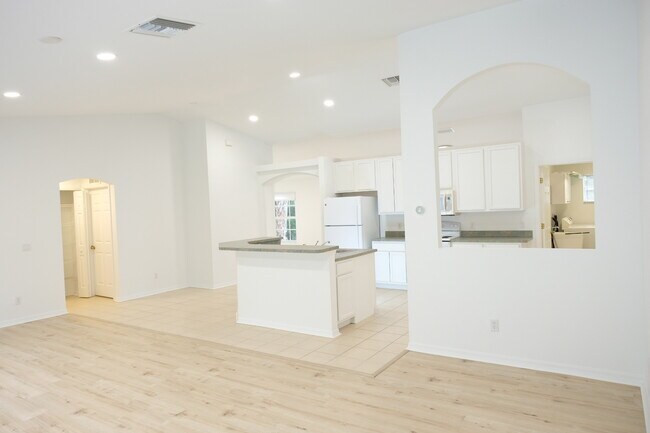 Building Photo - 790 17th St NW