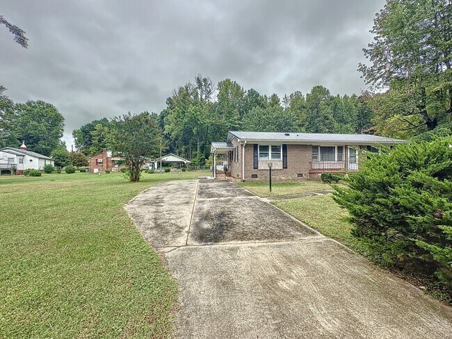 Building Photo - 1801 Enoch Ln