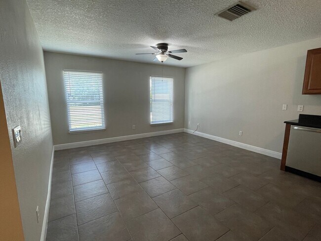 Foto del edificio - 528 Citrus Ave