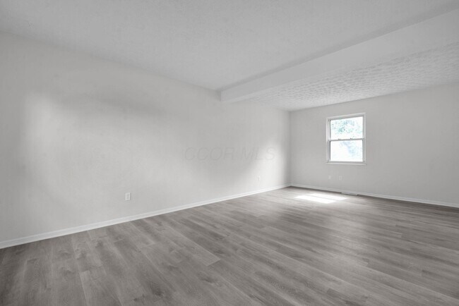 Building Photo - 3302 Sundale Rd
