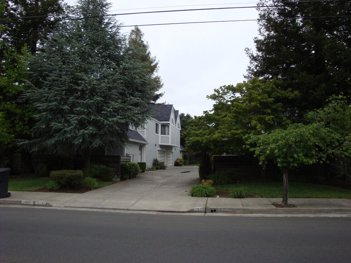 Primary Photo - 417 Matheson Street