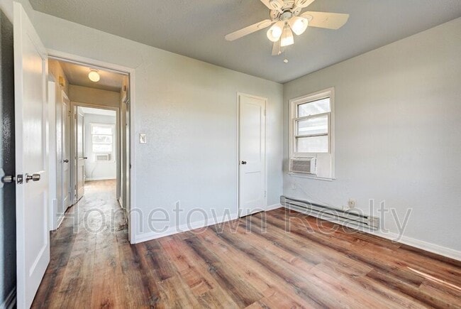 Photo - 412 Monroney Dr House