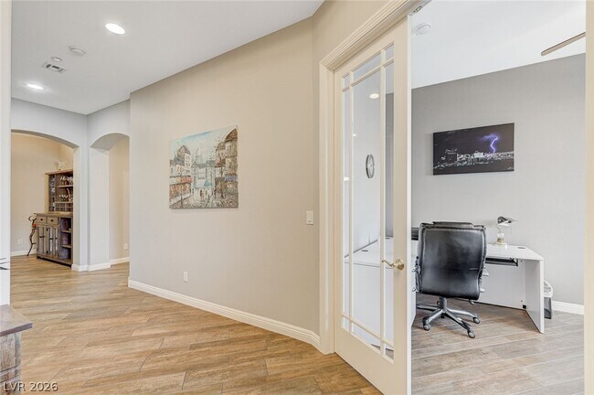 Foto del edificio - 2415 Winter Cliffs St