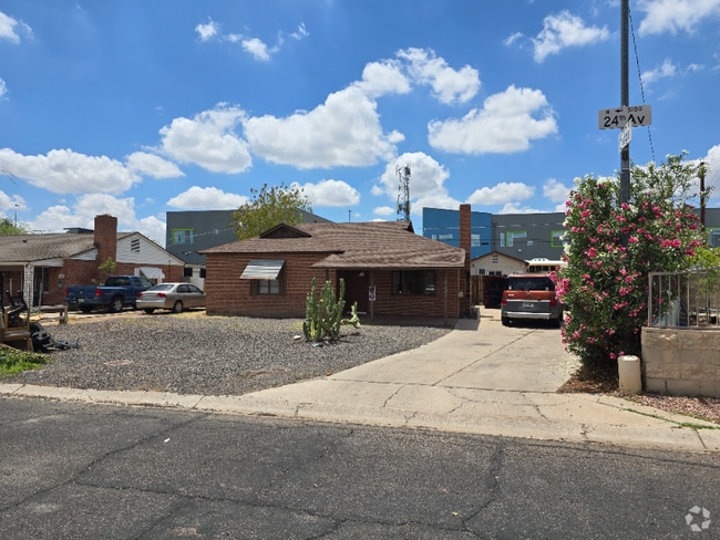 Building Photo - 5122 N 24th Ave