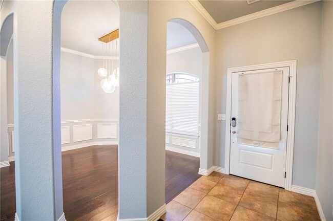 Building Photo - 3103 SW Silverbark Rd