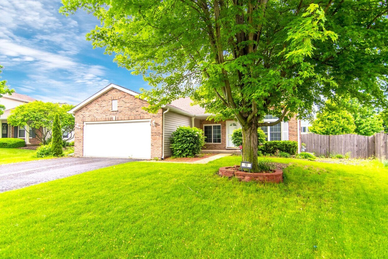 10 Picnic Ct, Bolingbrook, IL 60490 House for Rent in Bolingbrook, IL