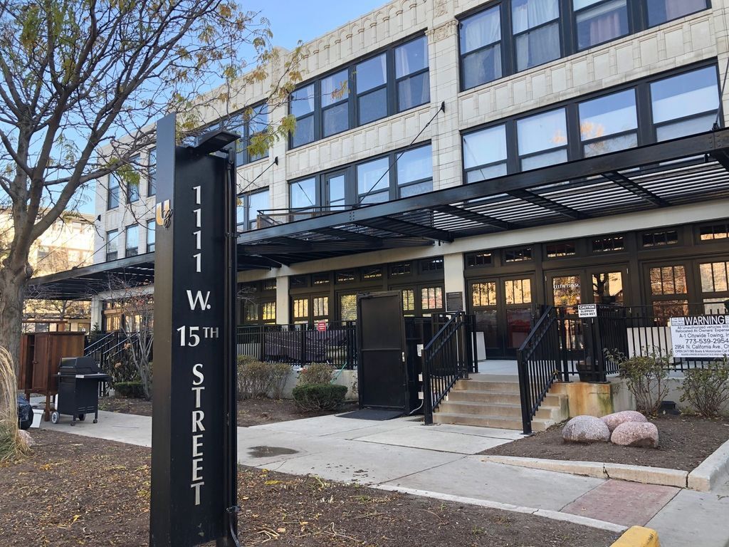 Foto principal - 1110 W 15th St