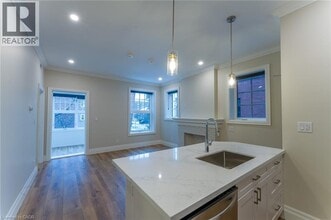 Building Photo - 100 Charlton Ave W