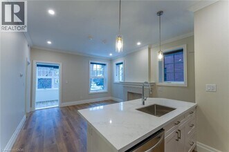 Building Photo - 100 Charlton Ave W