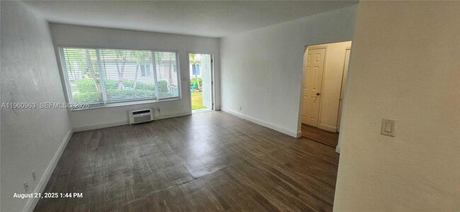 Building Photo - 1050 98th St