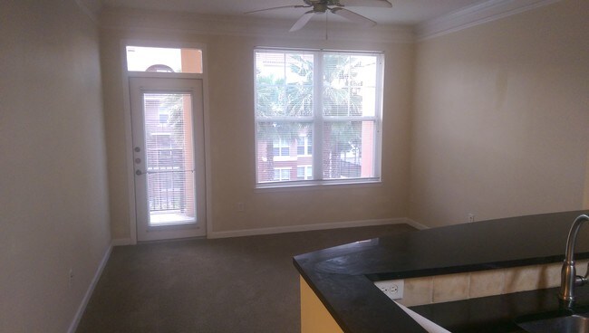 Foto del edificio - 10435 Midtown Pkwy