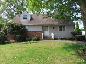 Building Photo - 120 Cerny Pl