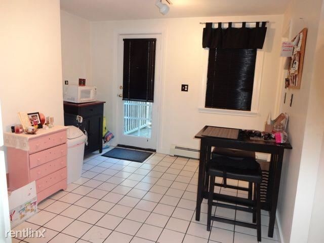 Foto del edificio - 1 br, 1 bath  - 655 E 7th St # 1
