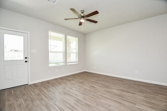 Building Photo - 12931 California Palm Ct