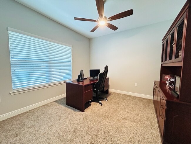 Foto del edificio - 5458 New Abbey Ln