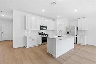 Building Photo - 9030 Shady Cabana Wy
