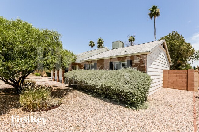 Foto del edificio - 2922 E Sierra St