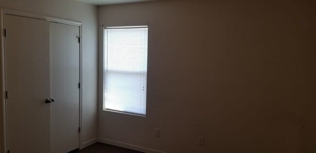 Building Photo - 4606 Waterfall Dr