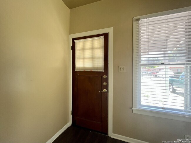 Foto del edificio - 120 Gifford St