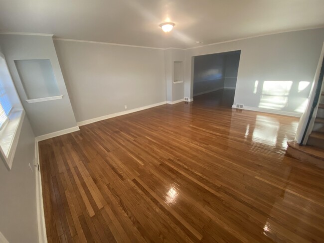 Building Photo - 1608 Park Blvd