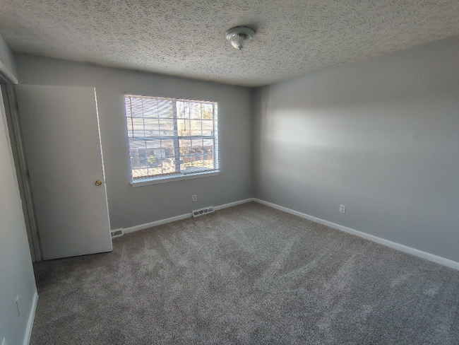 Building Photo - 74 Duiguid Dr