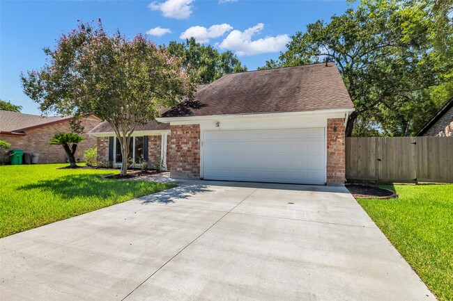 Building Photo - 11110 Sageknight Dr