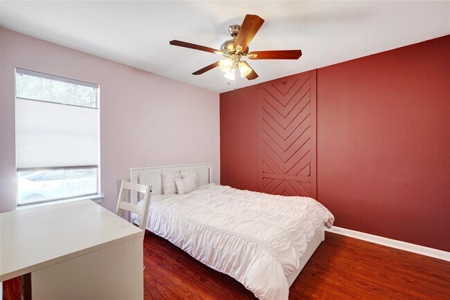 Foto del edificio - 1010 W 23rd St